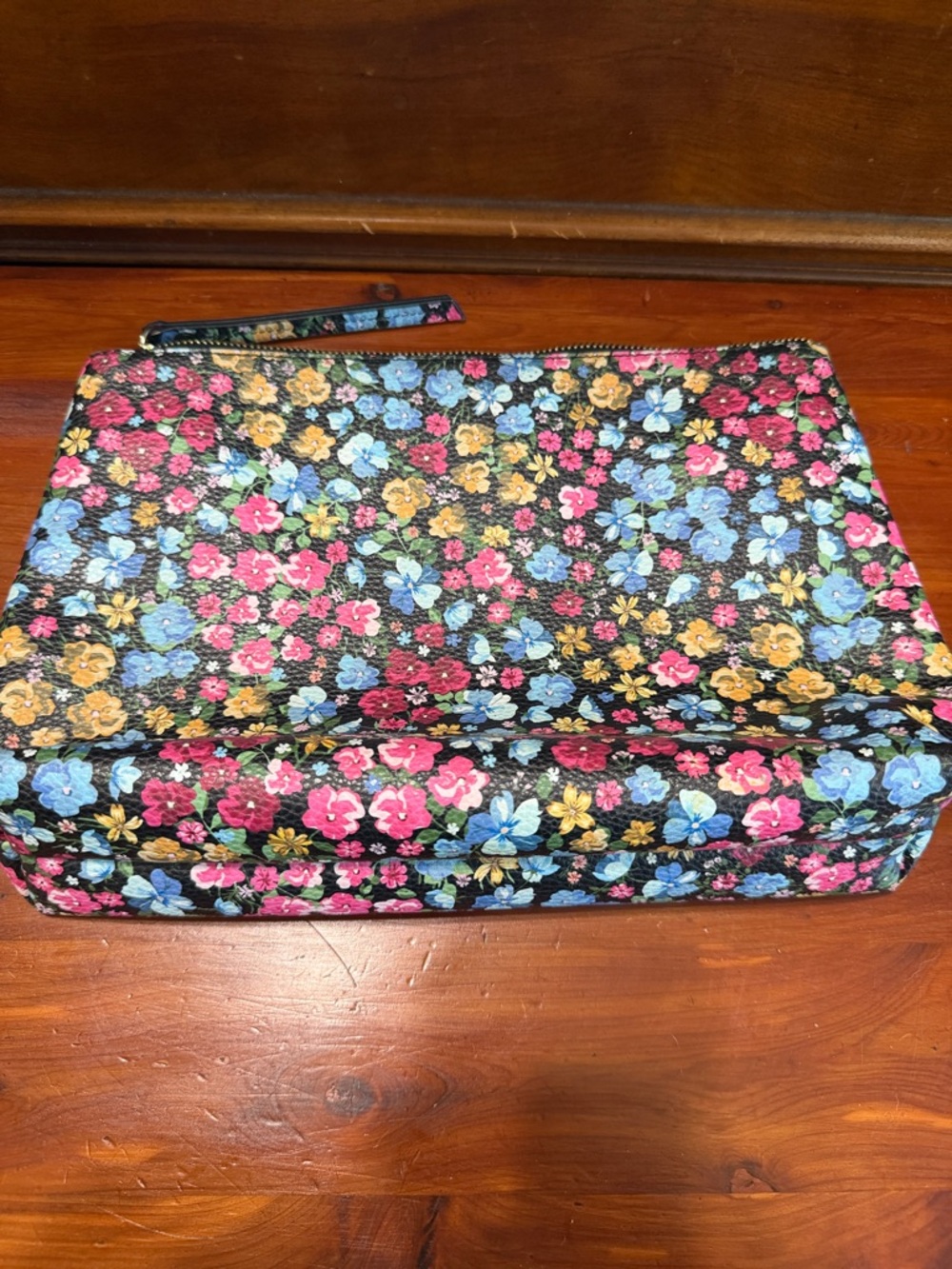 Steve Madden Black Pebbled Faux Leather Tote with Matching Floral Print Pouch - Picture 11 of 13